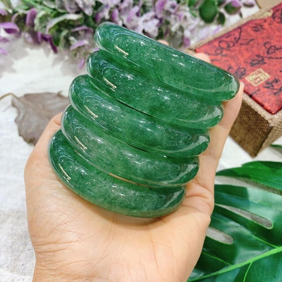 vong_kieng_thach_anh_toc_xanh