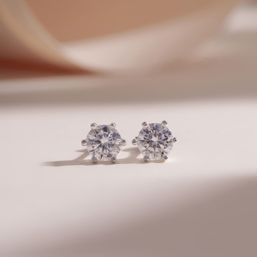 Bong_tai_da_Moissanite