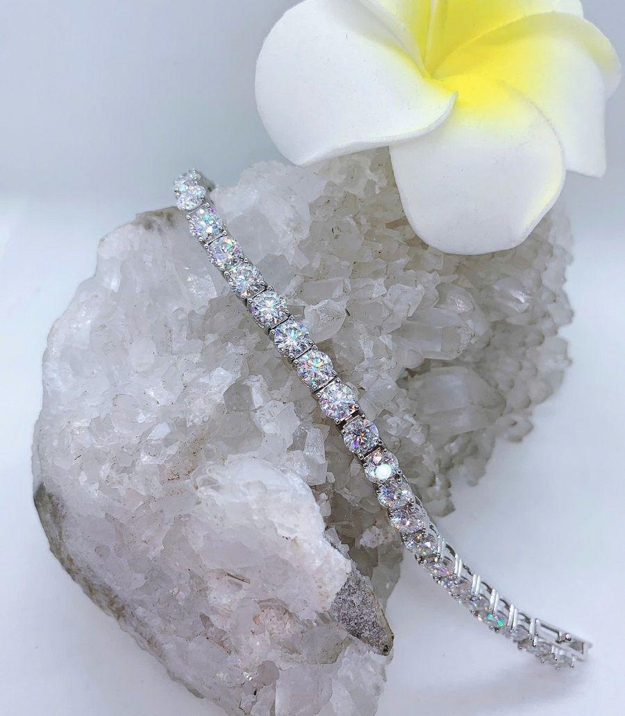 lac_tay_da_Moissanite