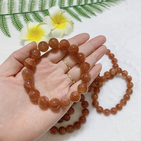 vong_deo_tay_da_mat_troi