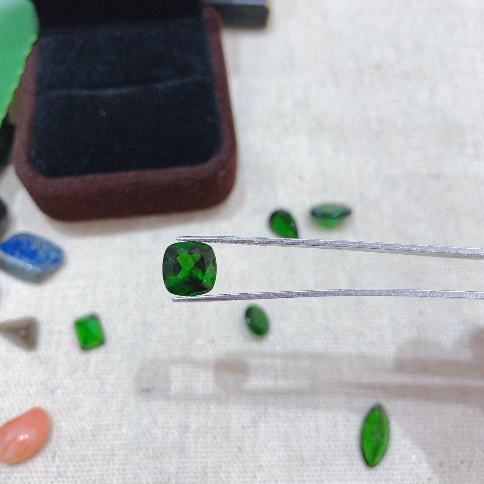 Mặt Đá Diopside 5A Cus Vuông Xanh Lá Size 6mm