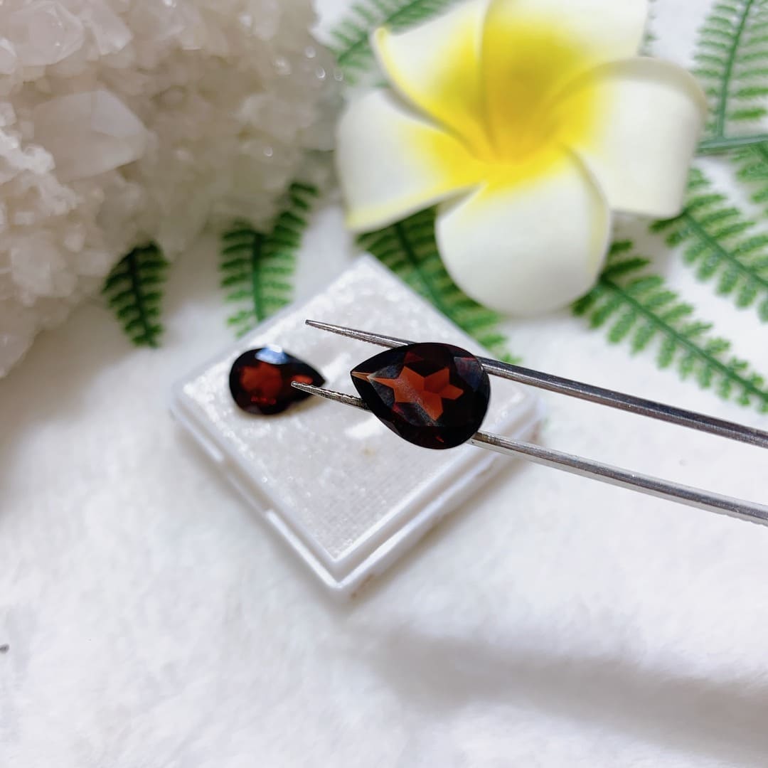 Mặt Đá Garnet Đỏ 5A Hình Giọt Nước Size 10*14mm