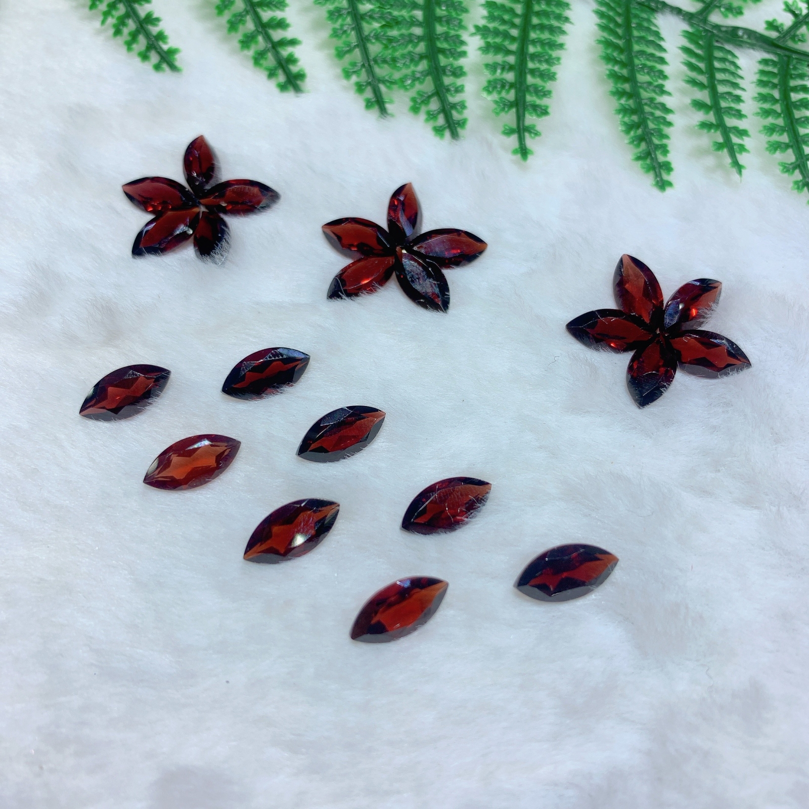 Mặt Đá Garnet Đỏ 5A Hình Thoi Size 3*6mm