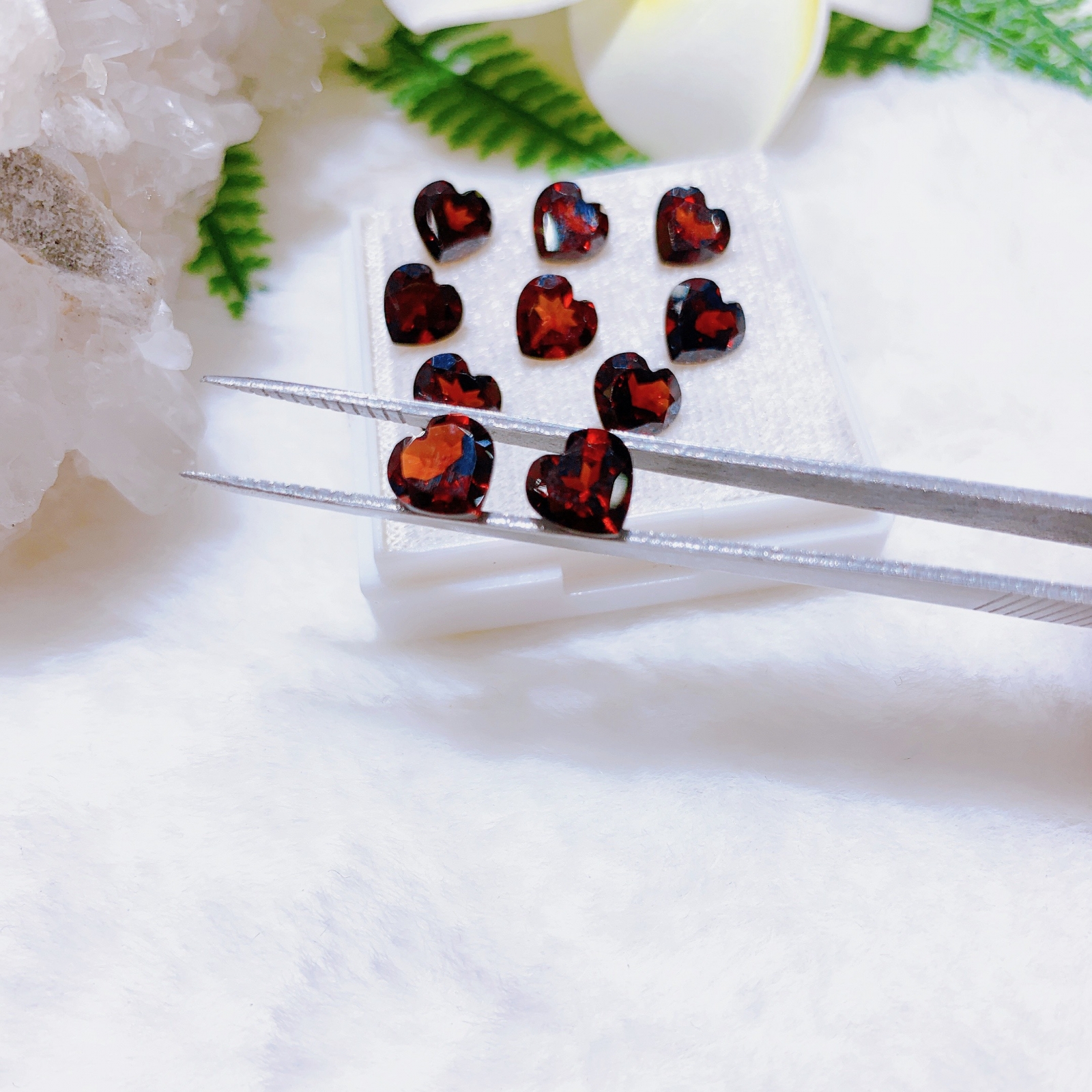 Mặt Đá Garnet Đỏ 5A Hình Tim Size 6mm