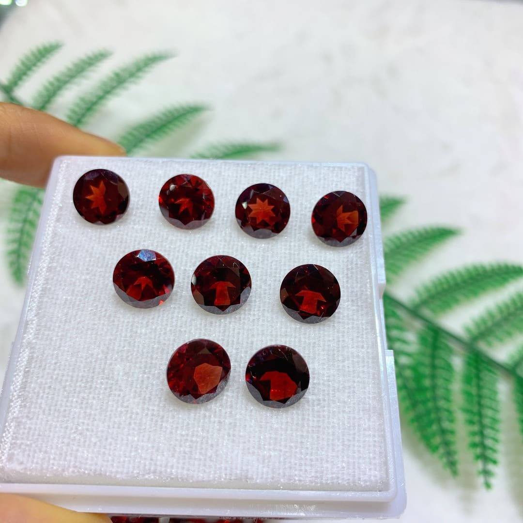 Mặt Đá Garnet Đỏ 5A Hình Tròn Size 8mm