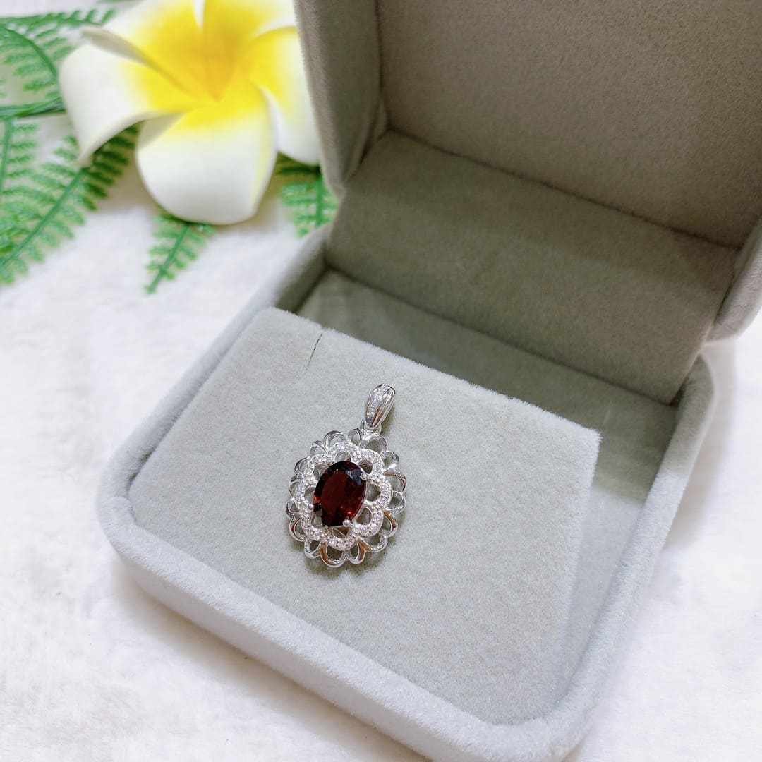 Mặt Dây Chuyền Đá Garnet 6*8mm Bạc 925 - PGN15