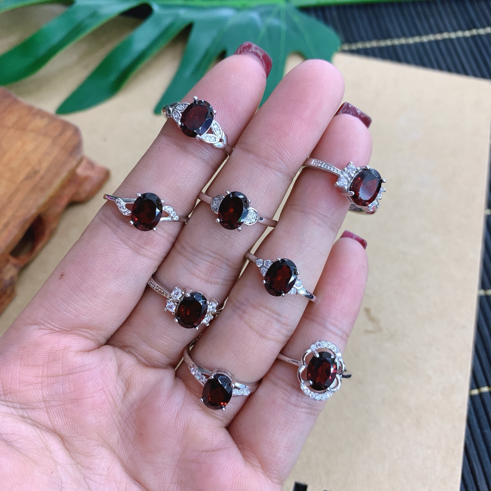 Nhẫn Bạc 925 Đính Đá Garnet Facet Mẫu GN08