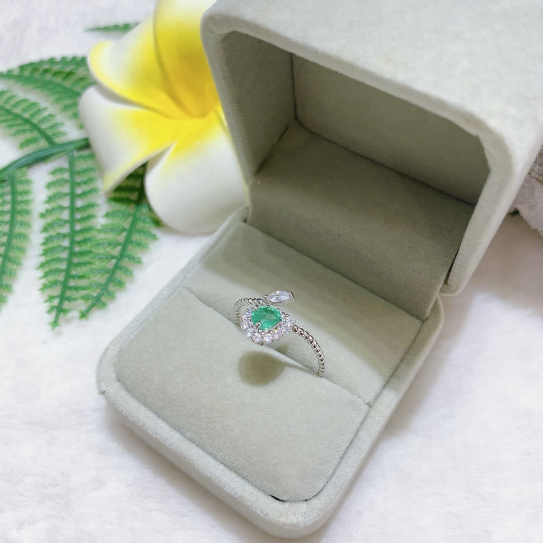 Nhẫn Đá Emerald 4*5mm Bạc 925 - REM042