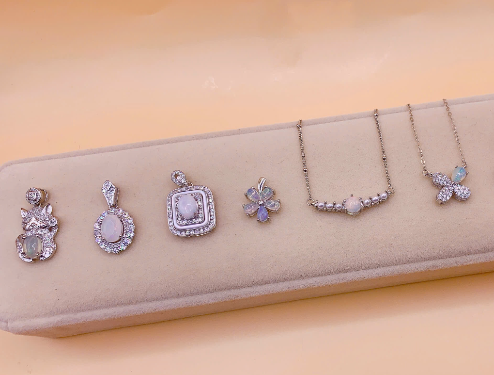 Mặt dây chuyền bạc 925 đính đá Opal trắng