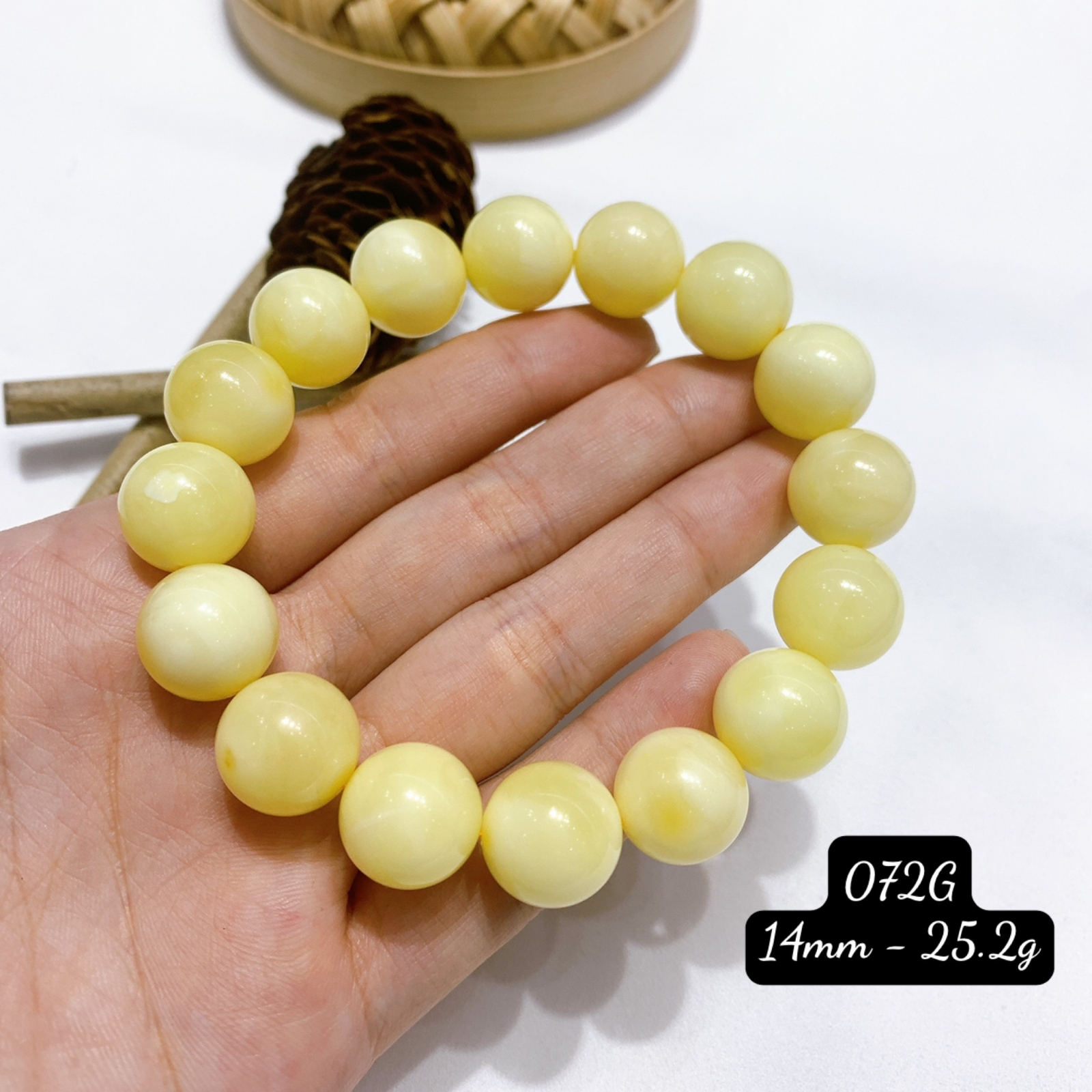 Vòng Tay Hổ Phách Màu Vàng Bơ size 14mm