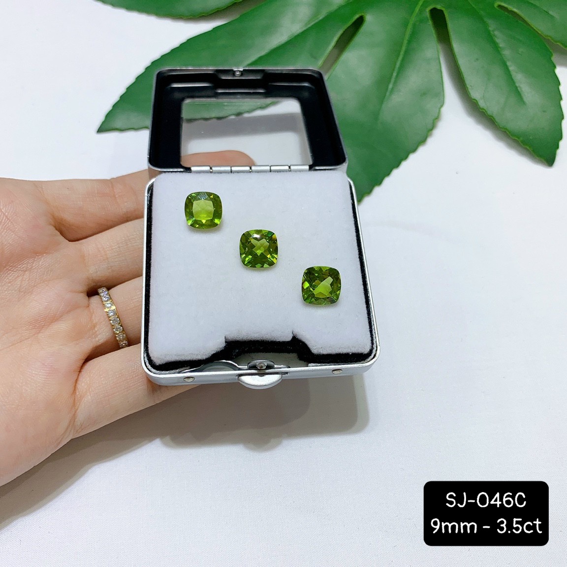 Mặt Đá Peridot Dạng Cushion Size 9mm