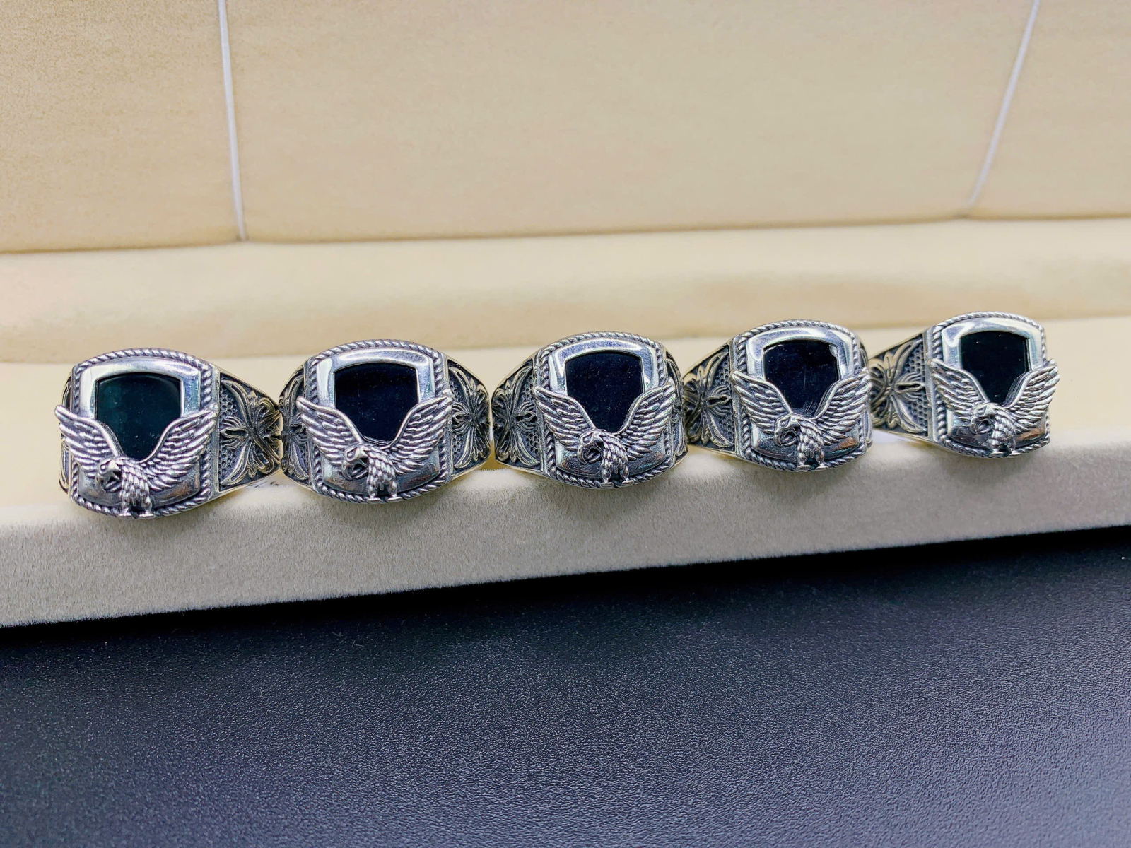Nhẫn bạc Thái đính đá Onyx đen