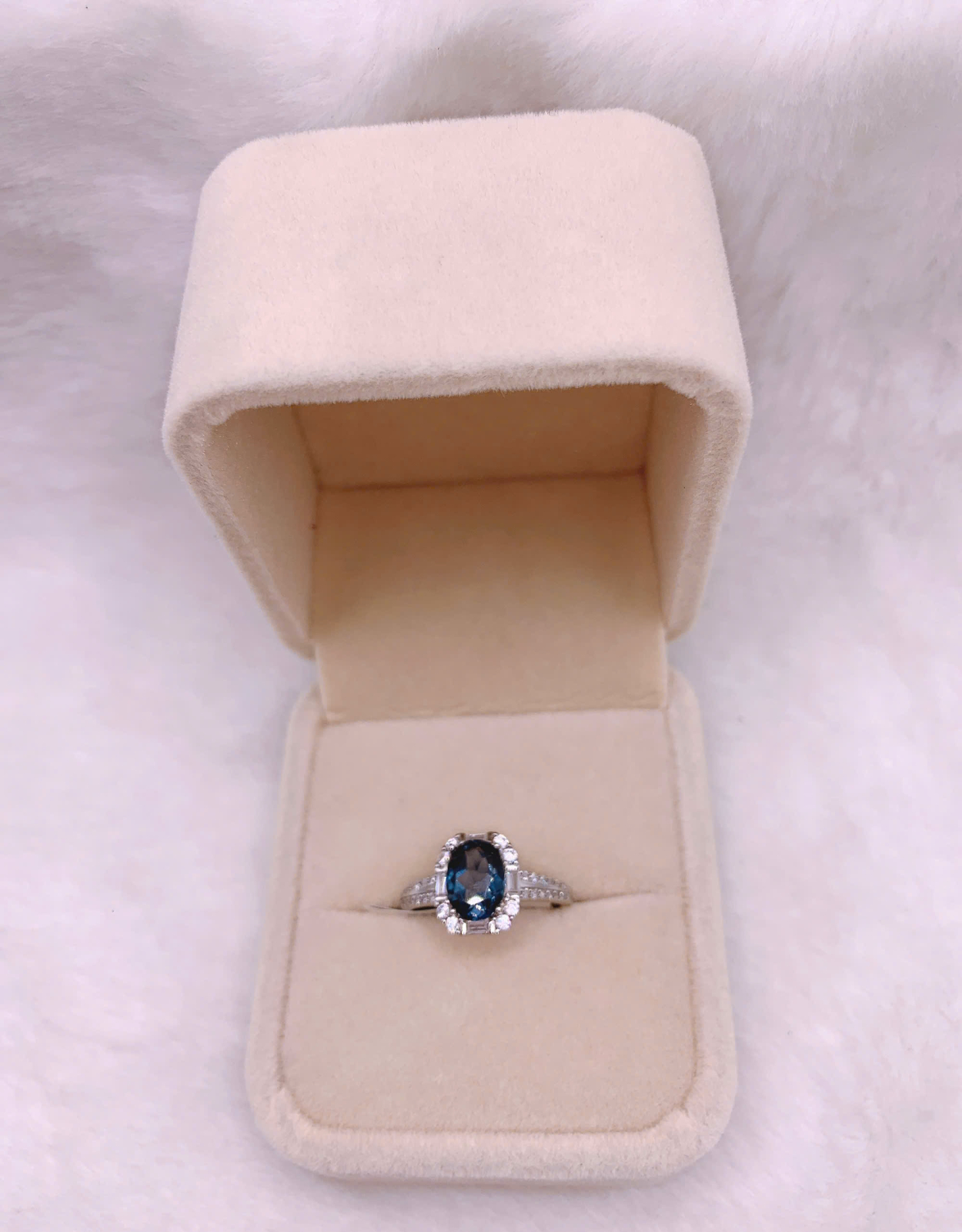 Nhẫn Topaz Bạc 925 - RBT211