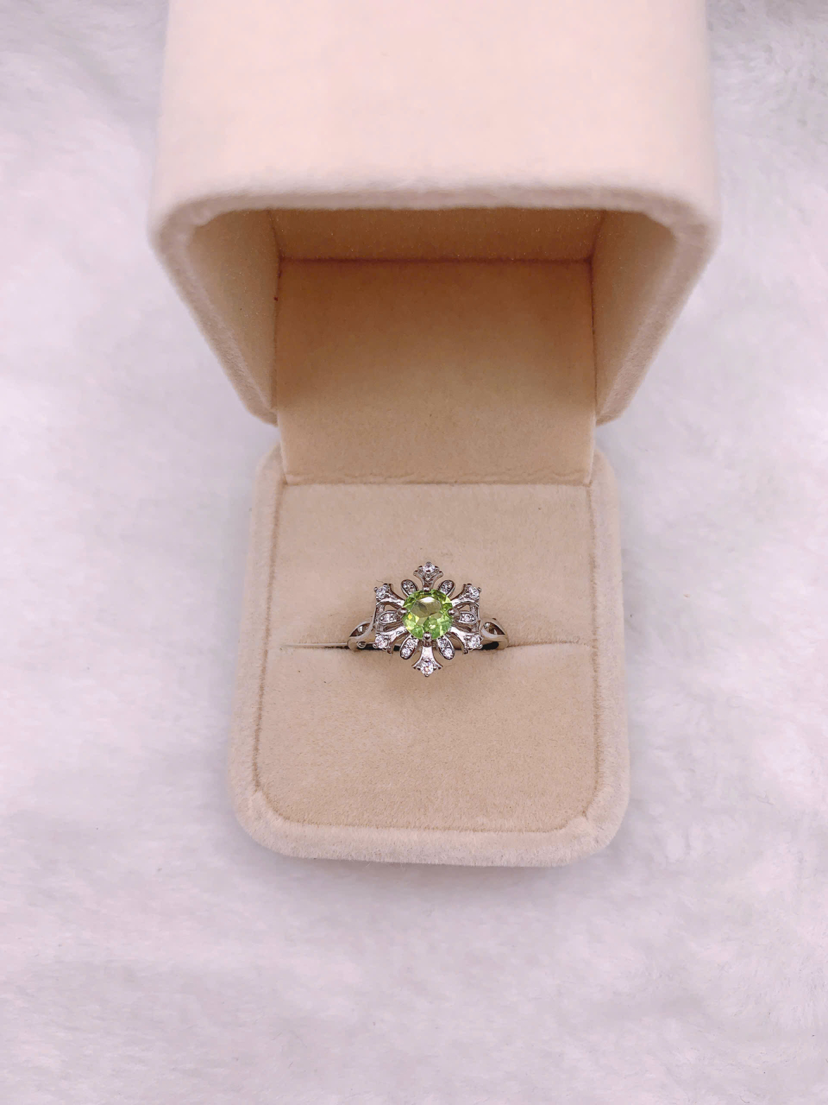 Nhẫn Đá Peridot Bạc 925 - RPR095