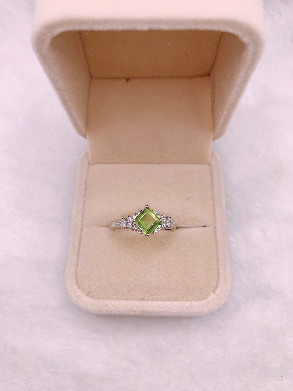 Nhẫn Đá Peridot Bạc 925 - RPR82