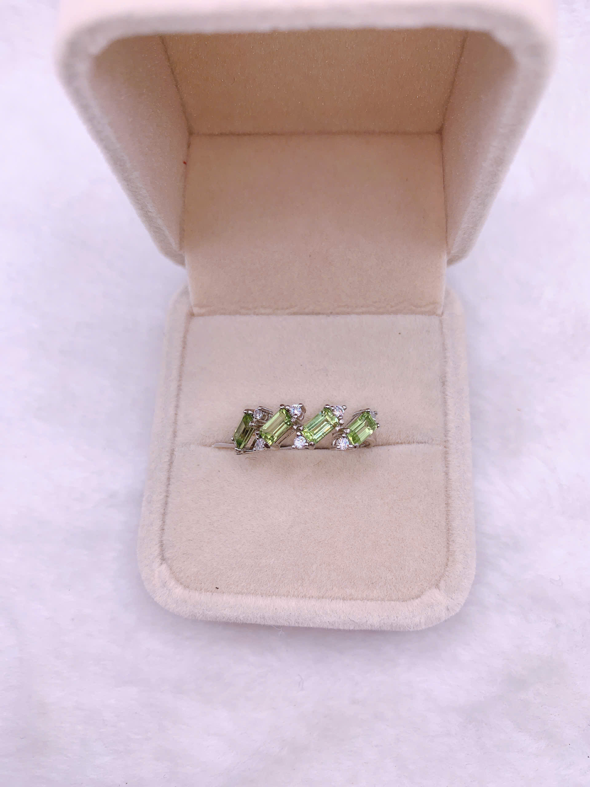 Nhẫn Đá Peridot Bạc 925 - RPR019