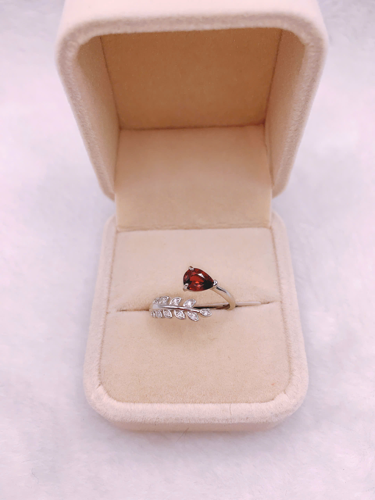 Nhẫn Đá Garnet Bạc 925 - RGN174