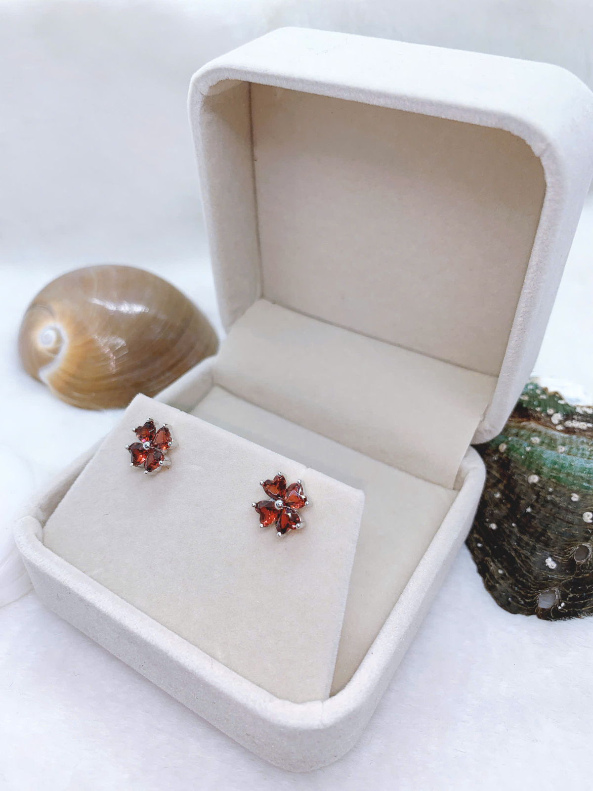 Hoa Tai Đá Garnet Bạc 925 - EGN78