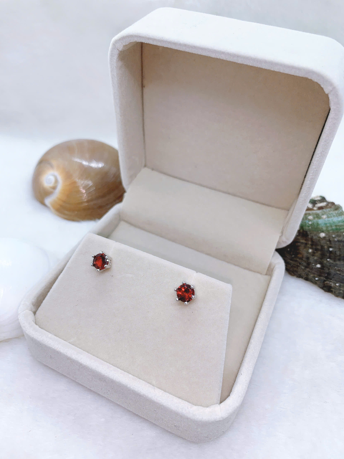 Hoa Tai Đá Garnet Bạc 925 - EGN94