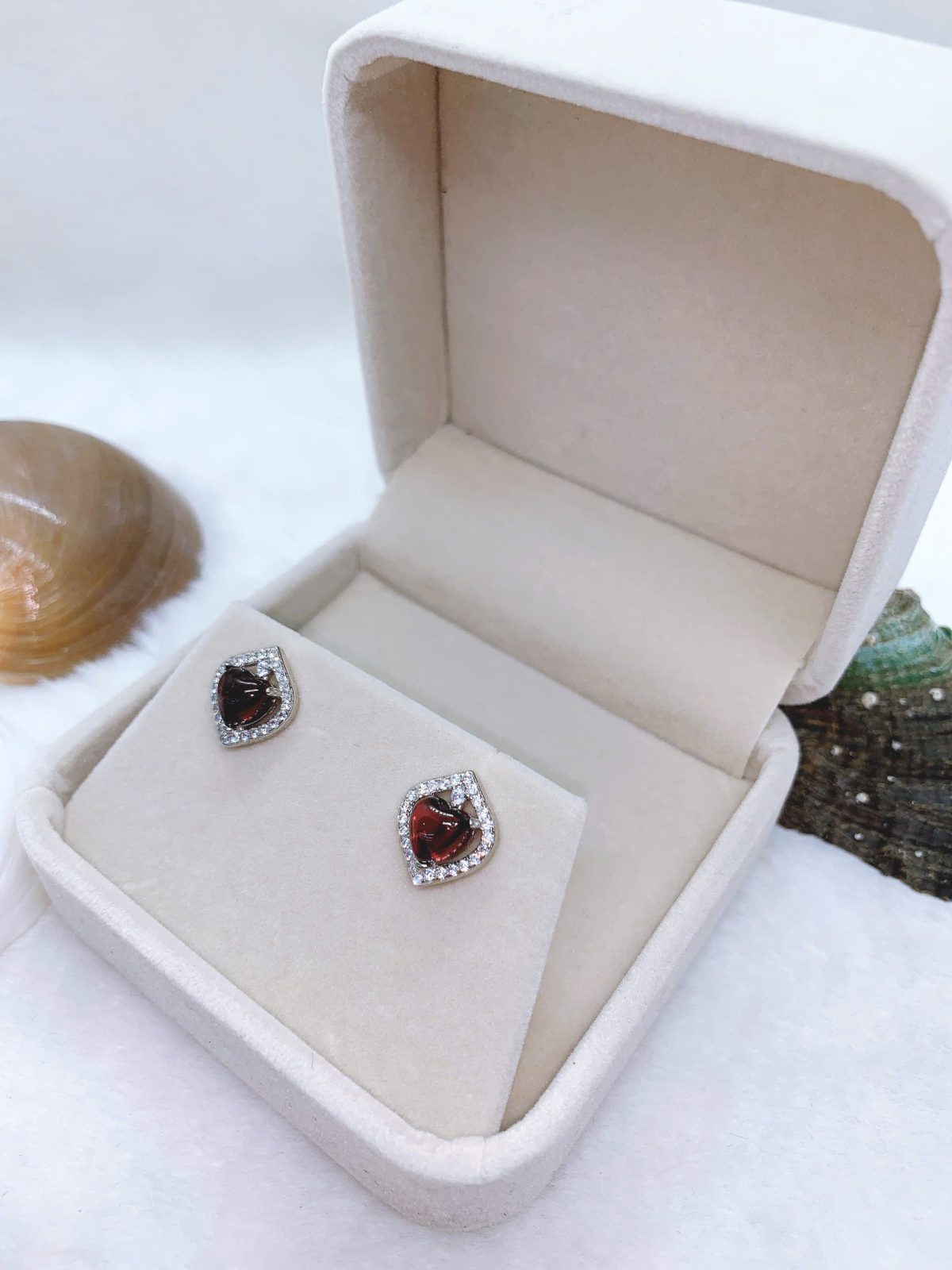 Hoa Tai Đá Garnet Bạc 925 - EGN89