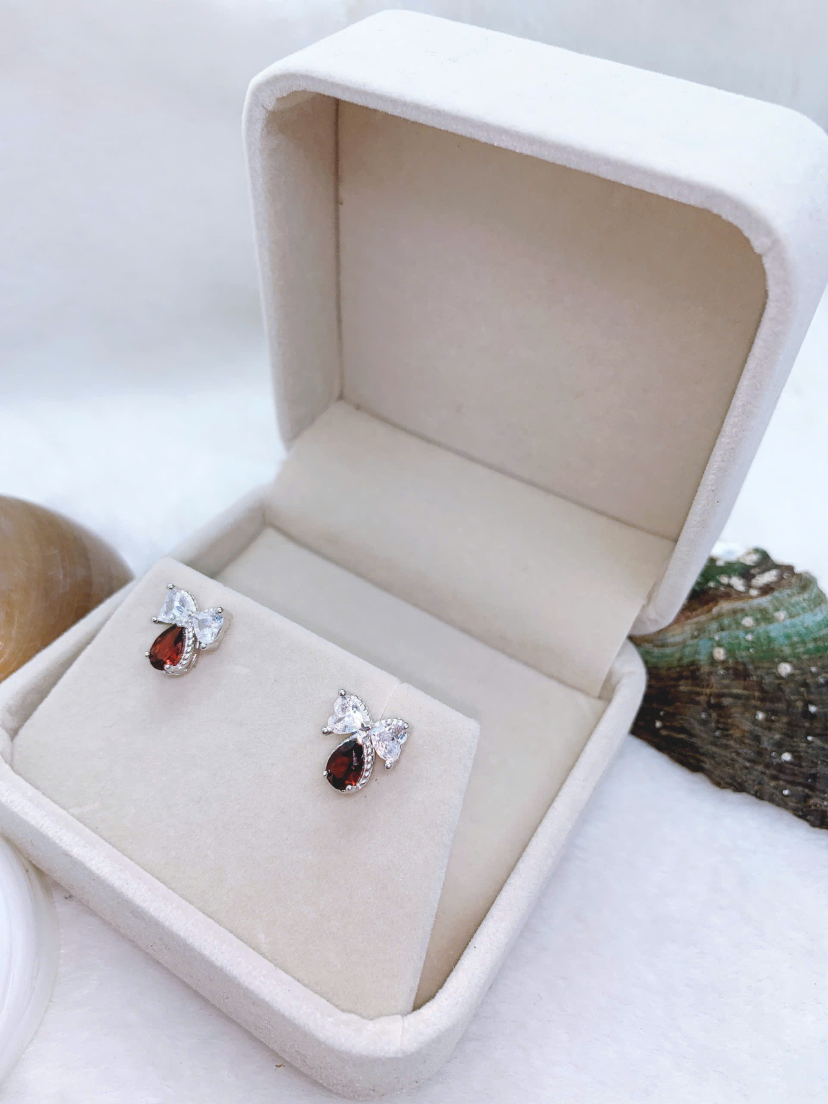 Hoa Tai Đá Garnet Bạc 925 - EGN77