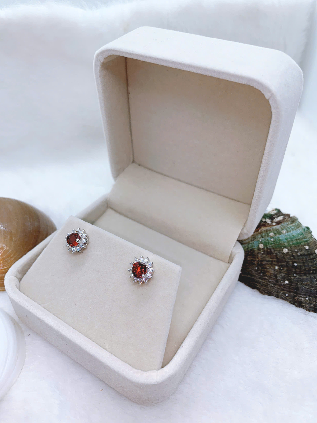 Hoa Tai Đá Garnet Bạc 925 - EGN93