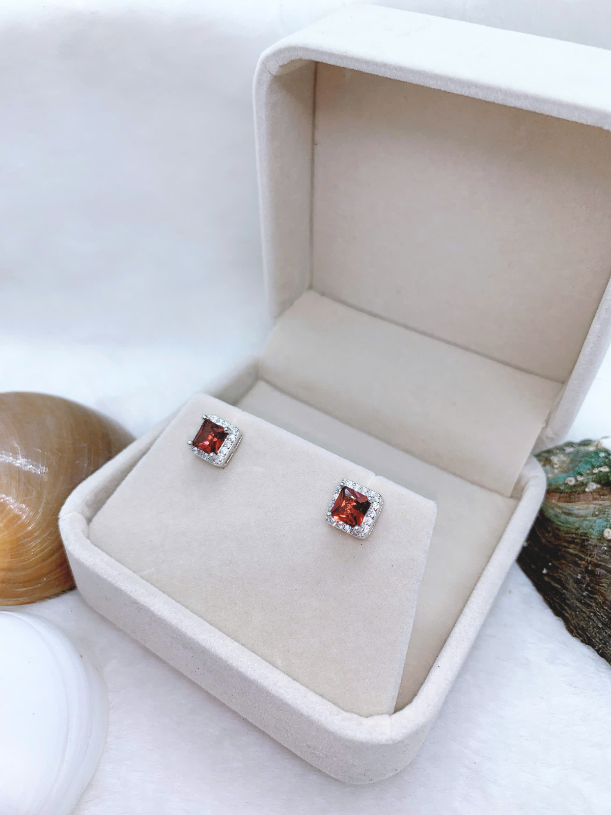 Hoa Tai Đá Garnet Bạc 925 - EGN91