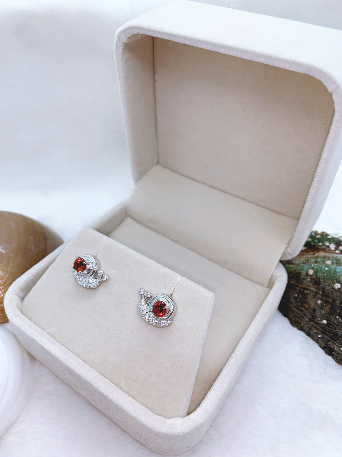 Hoa Tai Đá Garnet Bạc 925 - EGN82