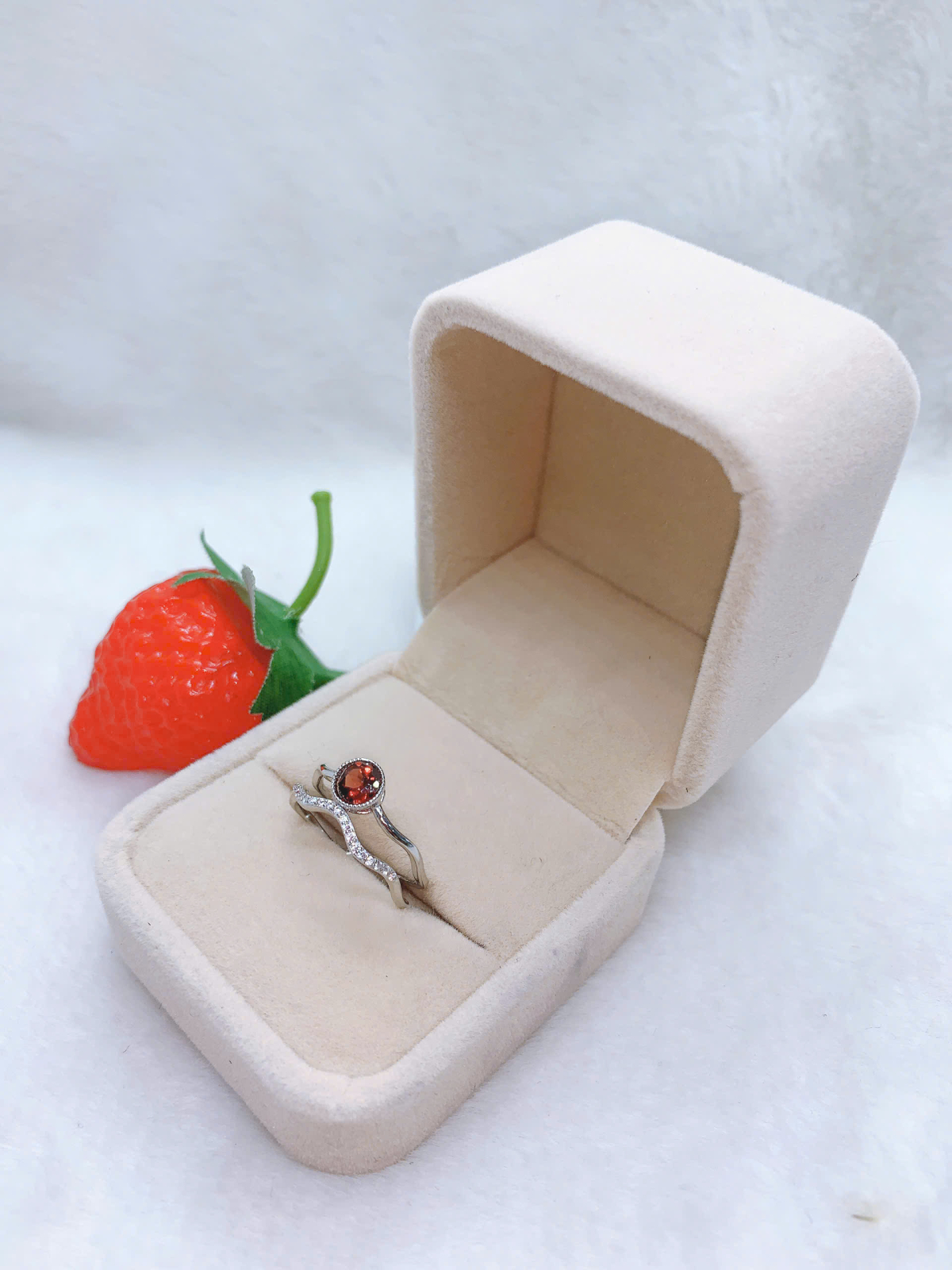 Nhẫn Đá Garnet Bạc 925 - RGN176