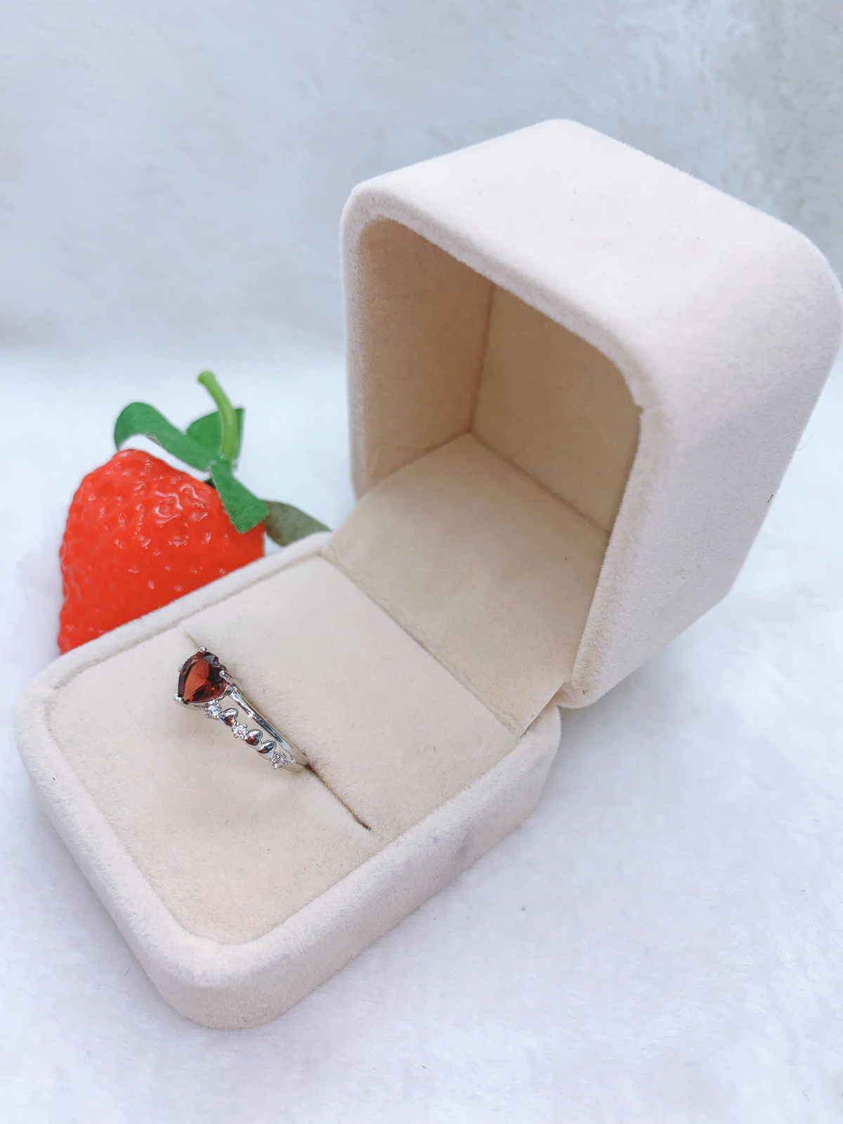 Nhẫn Đá Garnet Bạc 925 - RGN192