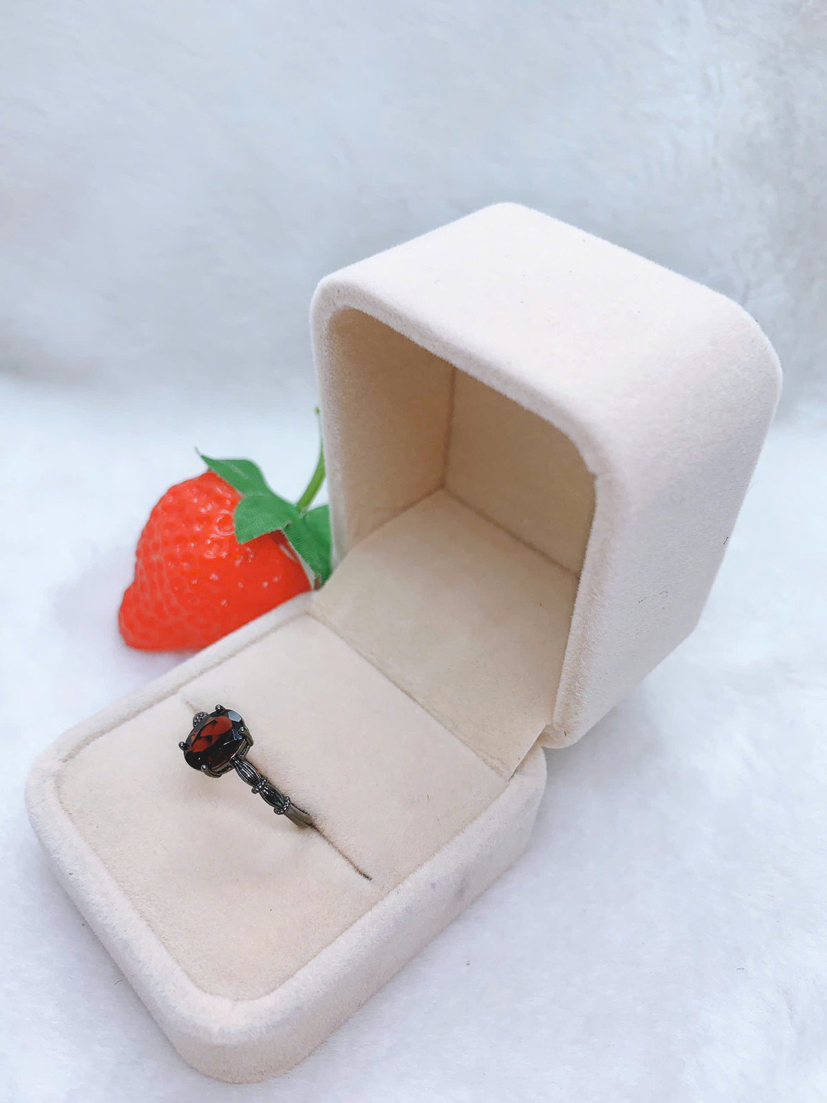 Nhẫn Đá Garnet Bạc 925 - RGN180