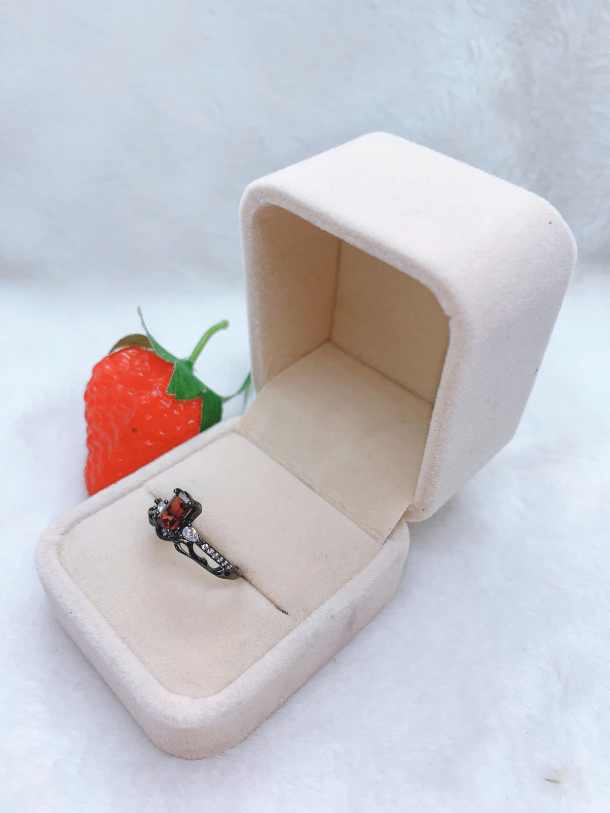 Nhẫn Đá Garnet Bạc 925 - RGN186