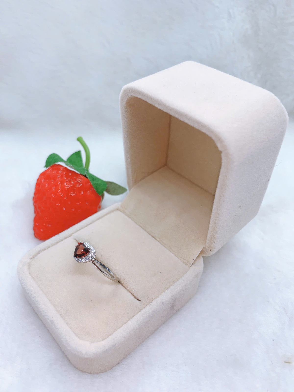 Nhẫn Đá Garnet Bạc 925 - RGN195