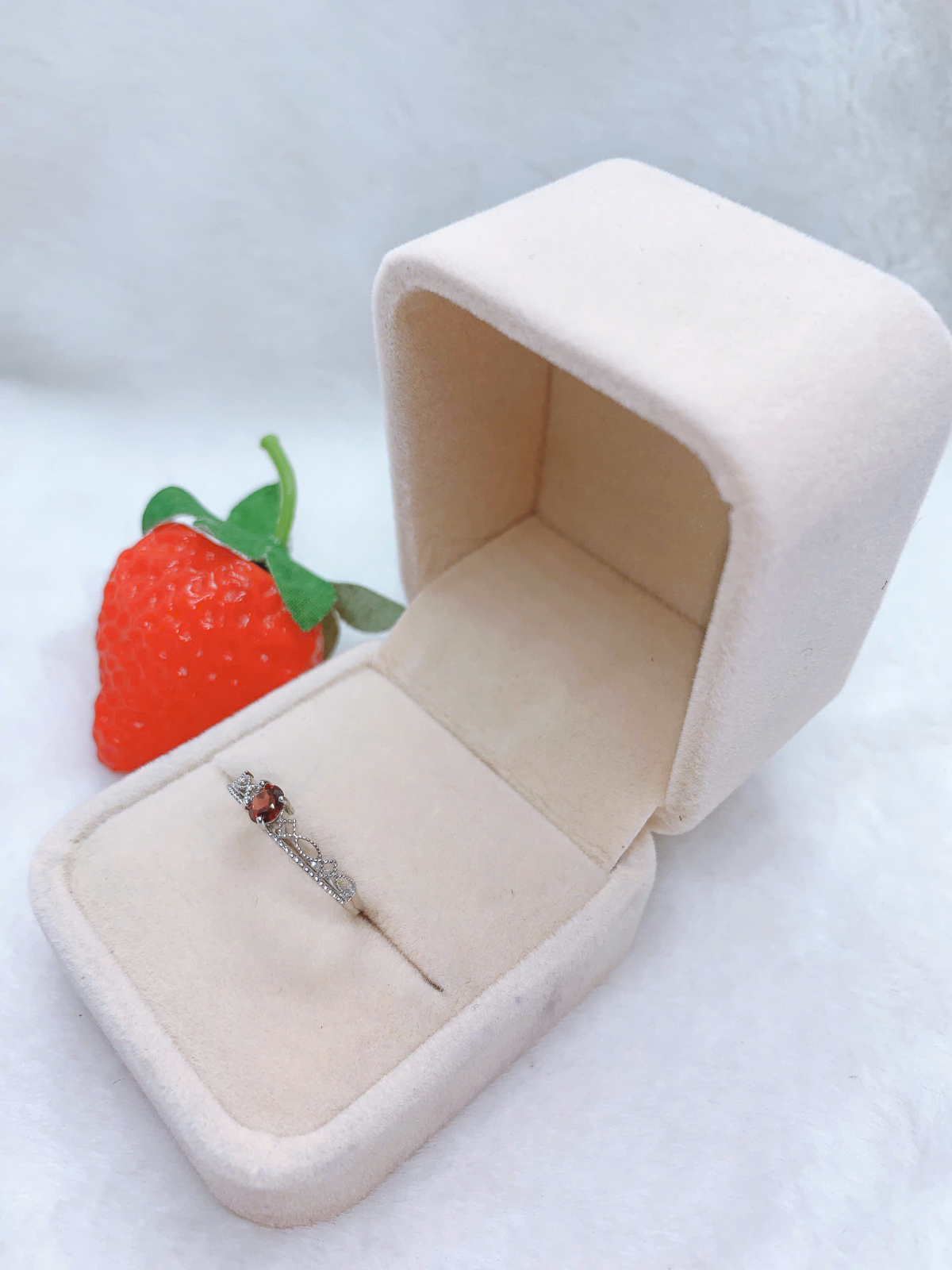 Nhẫn Đá Garnet Bạc 925 - RGN194