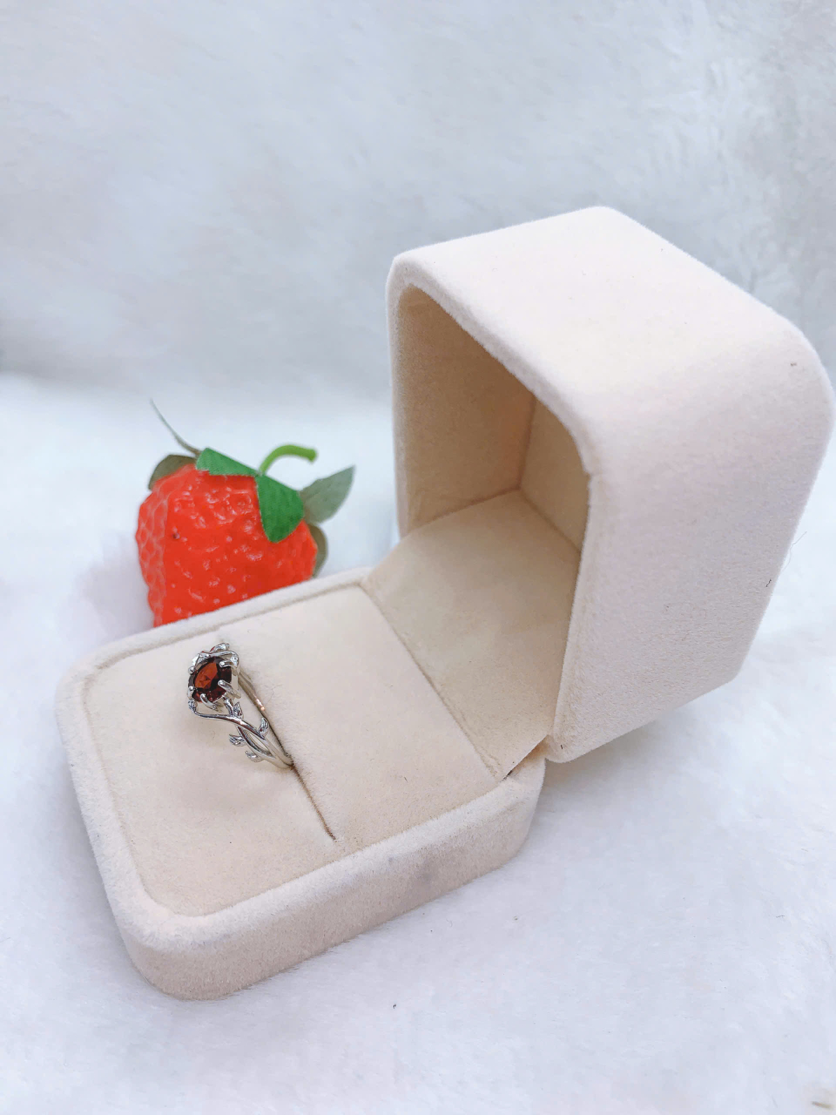 Nhẫn Đá Garnet Bạc 925 - RGN177