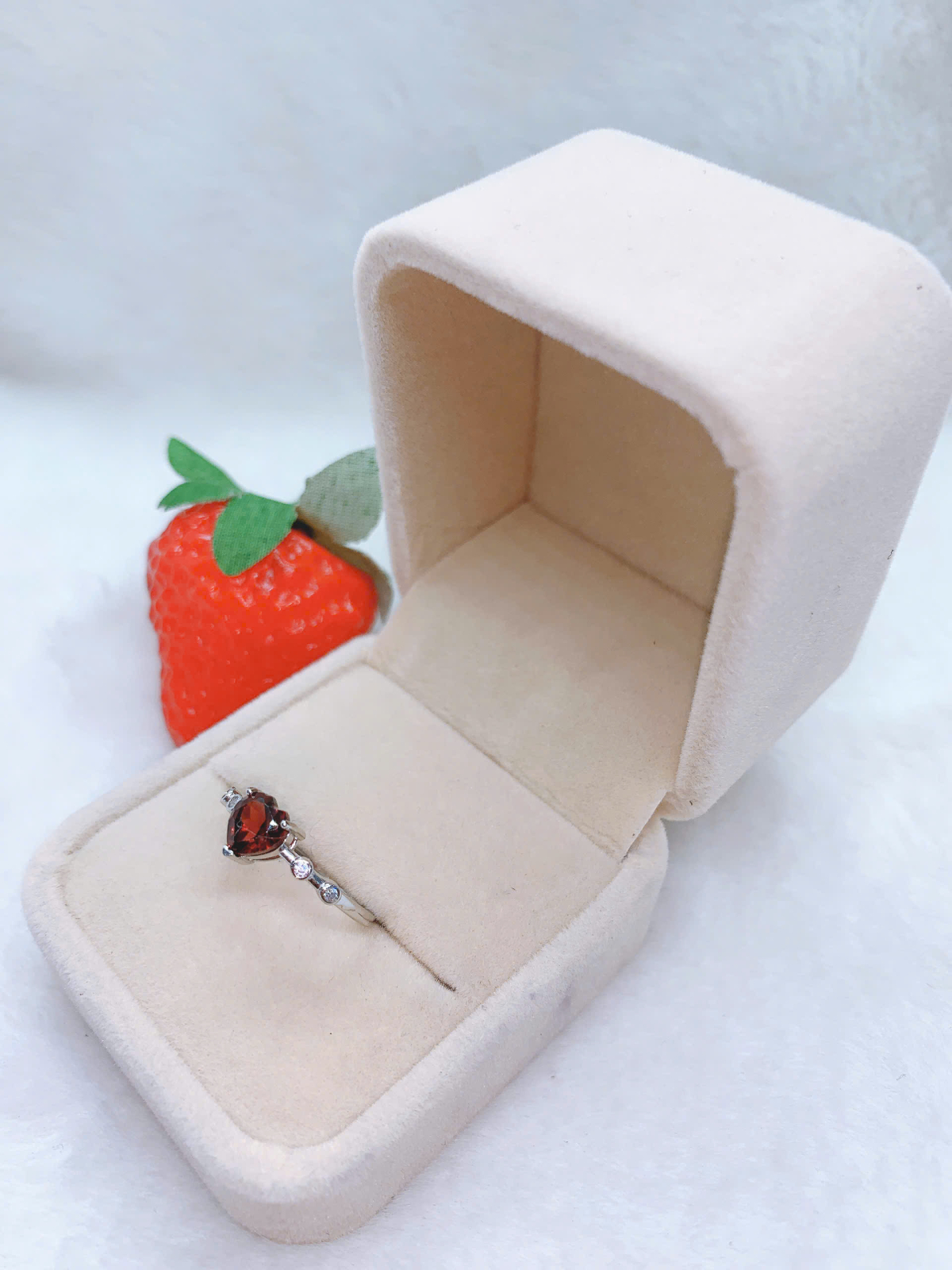 Nhẫn Đá Garnet Bạc 925 - RGN197