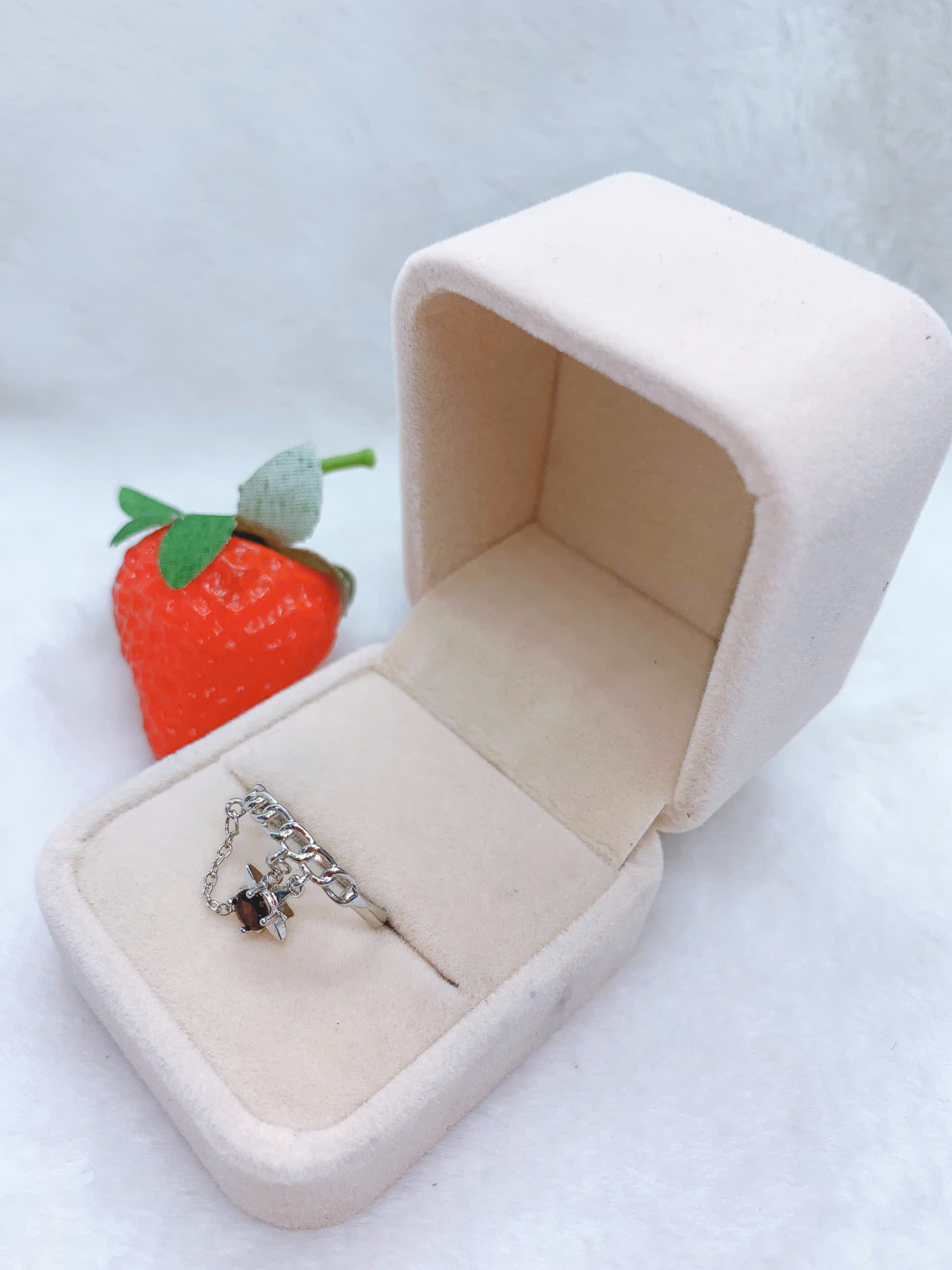 Nhẫn Đá Garnet Bạc 925 - RGN198