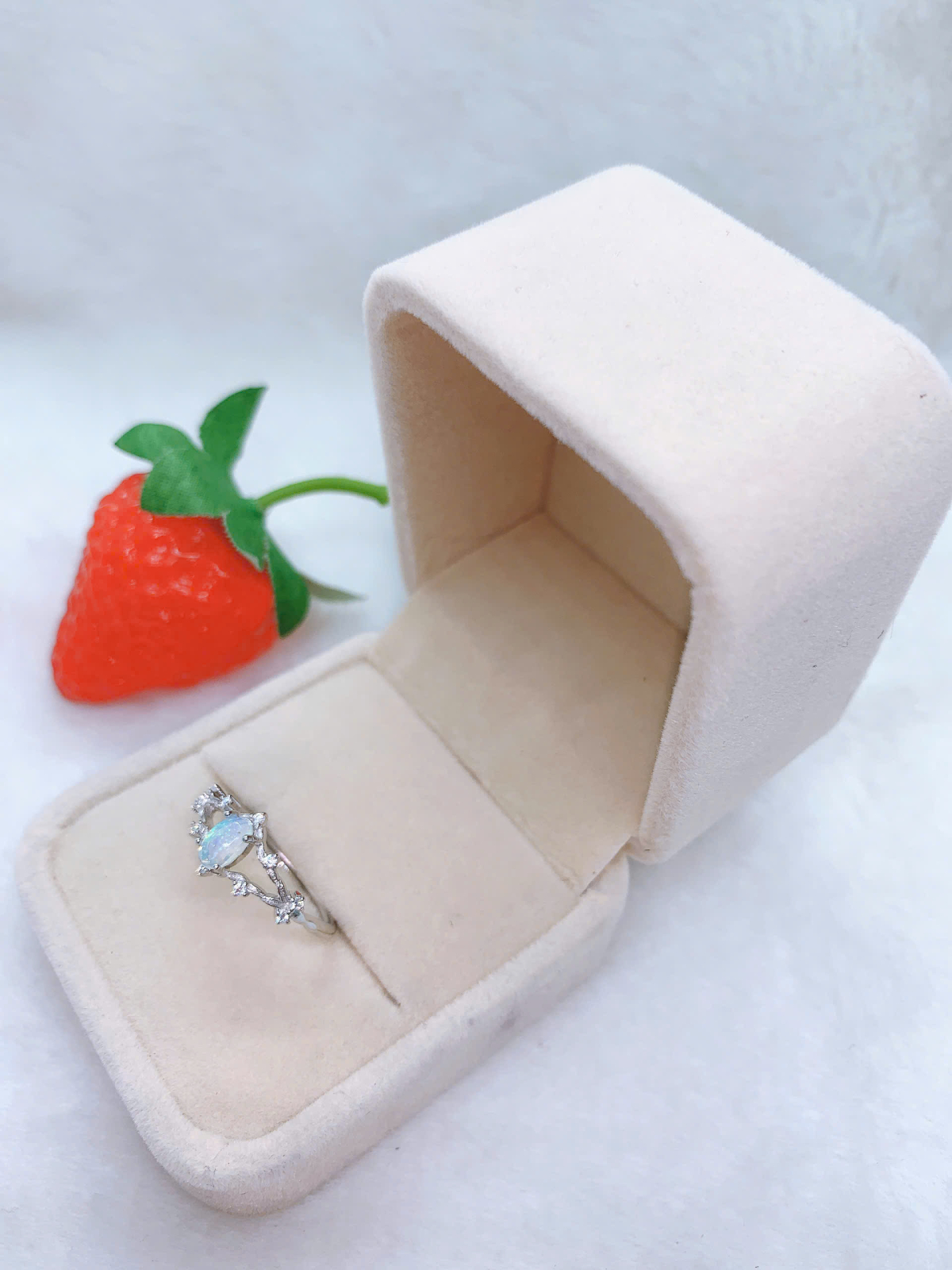 Nhẫn bạc đá Opal - RBO446