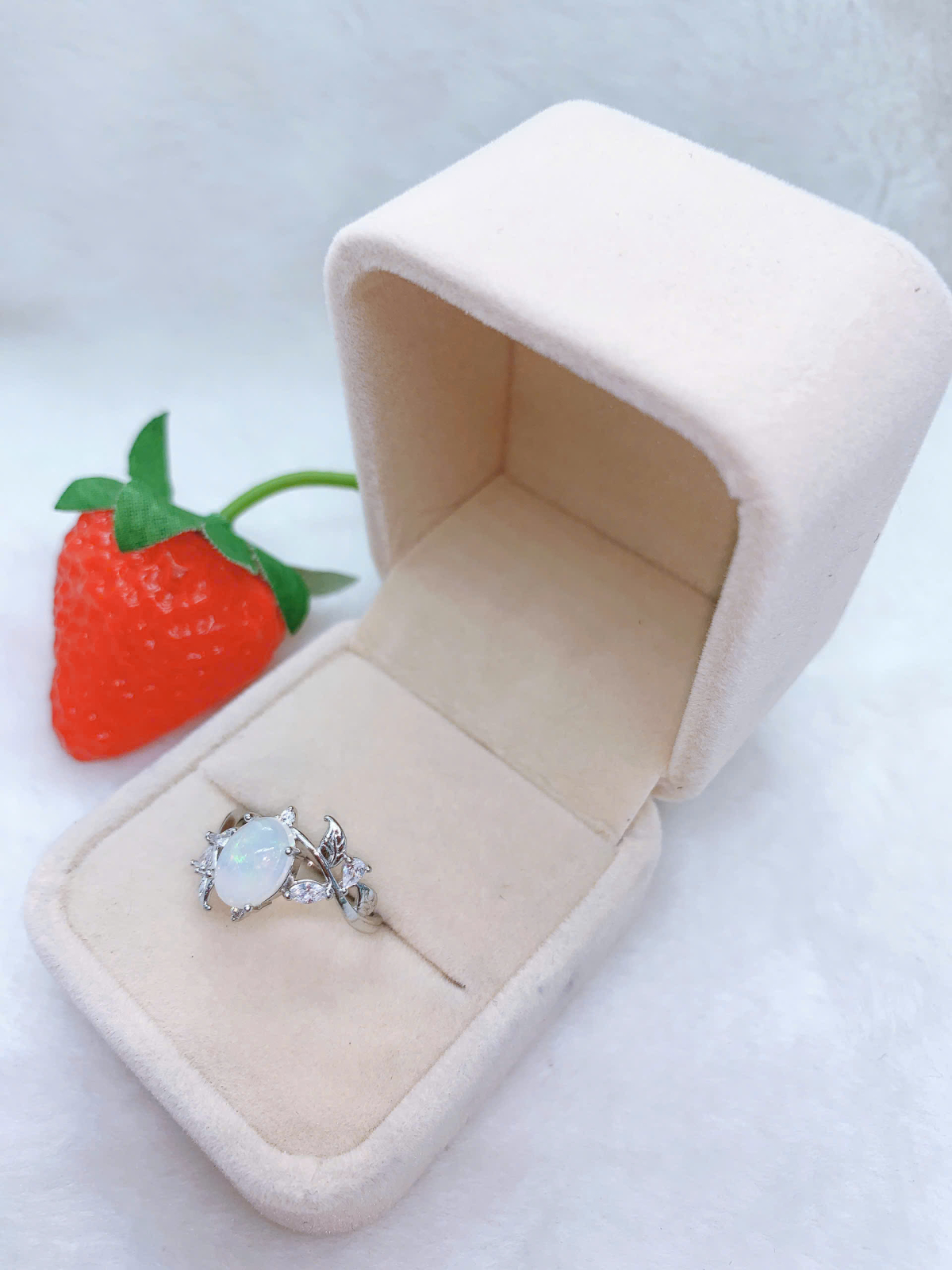 Nhẫn bạc đá Opal - RBO445