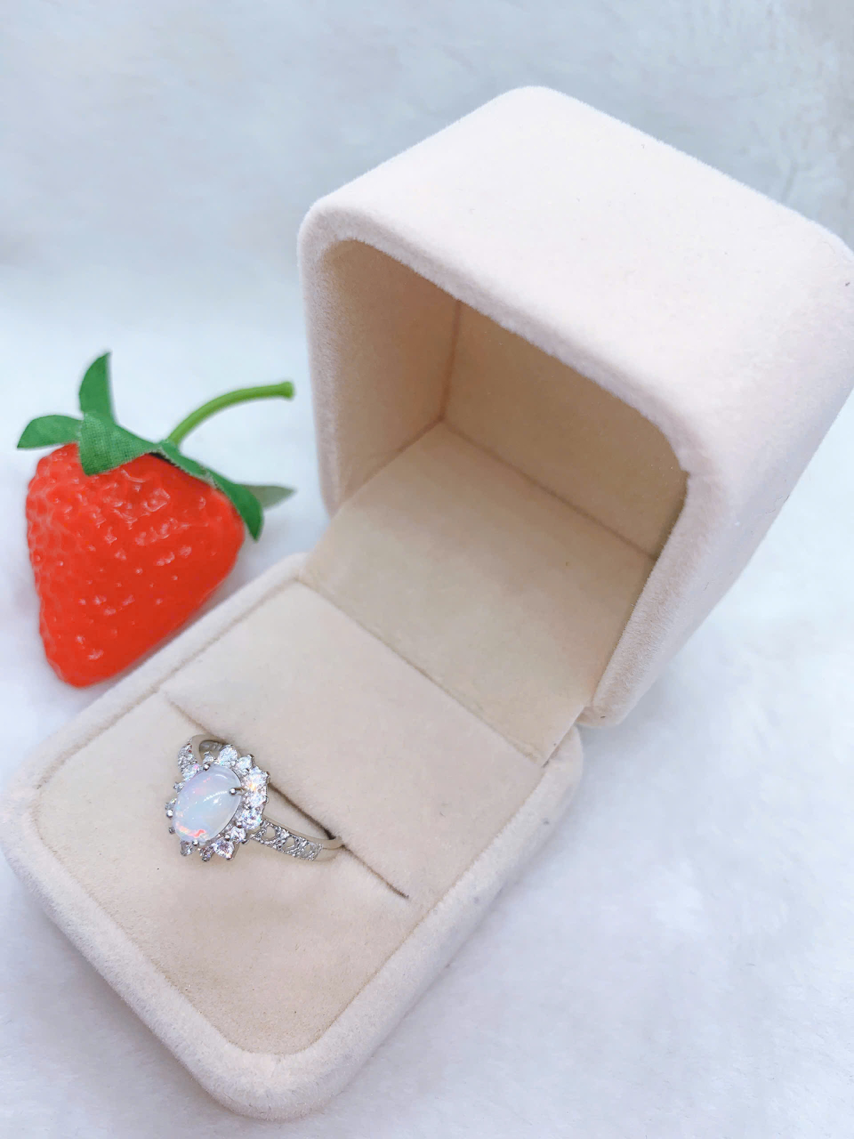 Nhẫn bạc đá Opal - RBO441