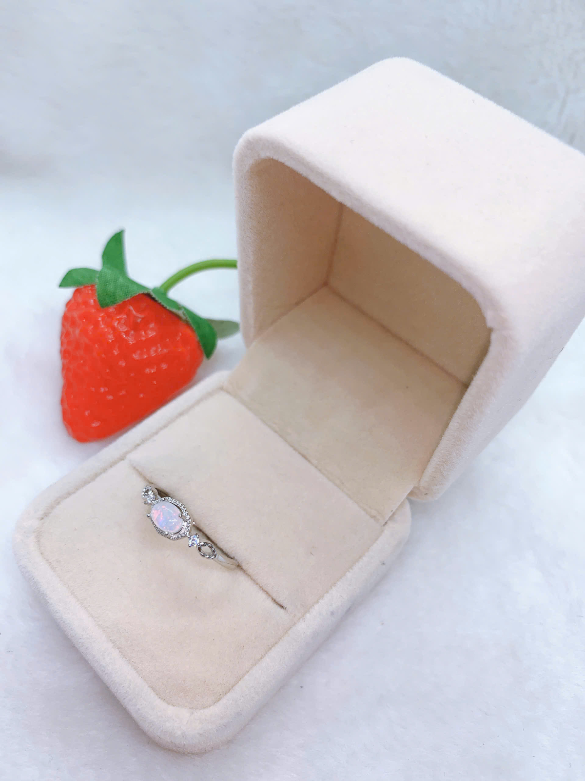 Nhẫn bạc đá Opal - RBO438