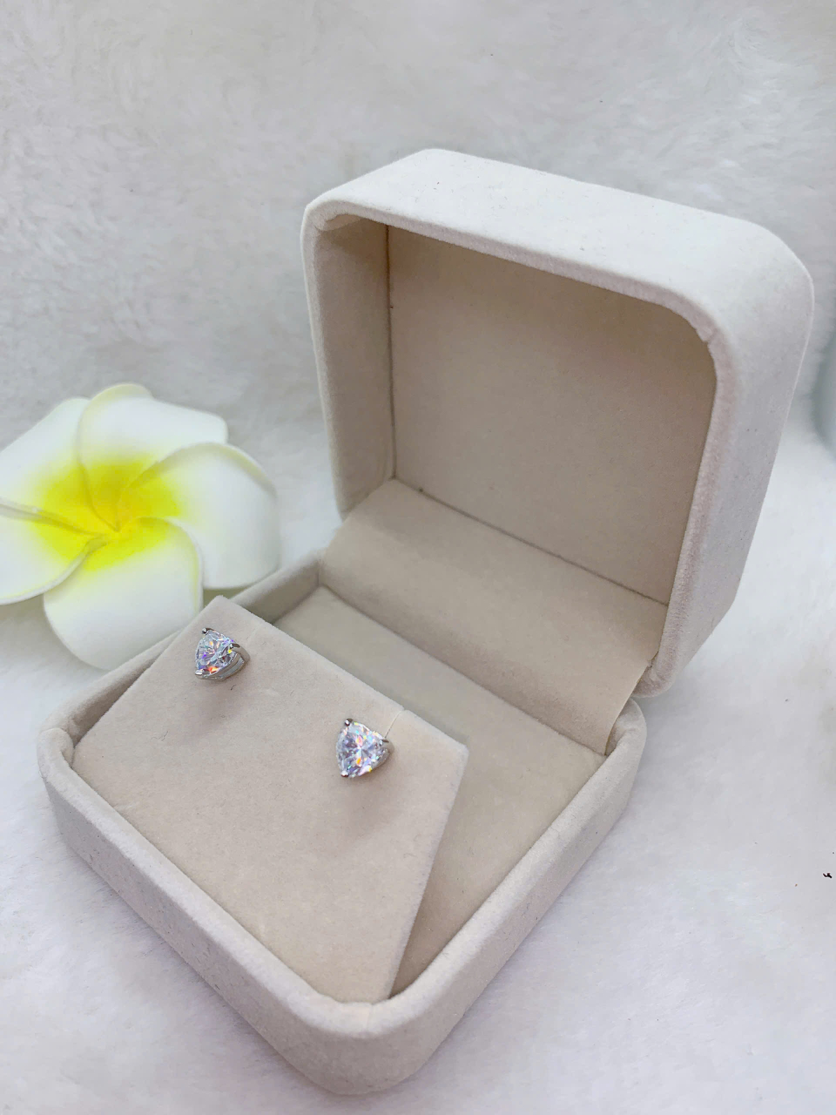 Hoa Tai Gắn Đá Moissanite Bạc 925-MX052