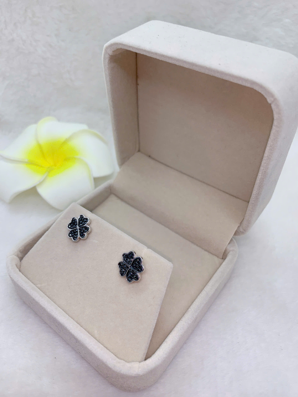 Hoa Tai Gắn Đá Moissanite Bạc 925-MX022