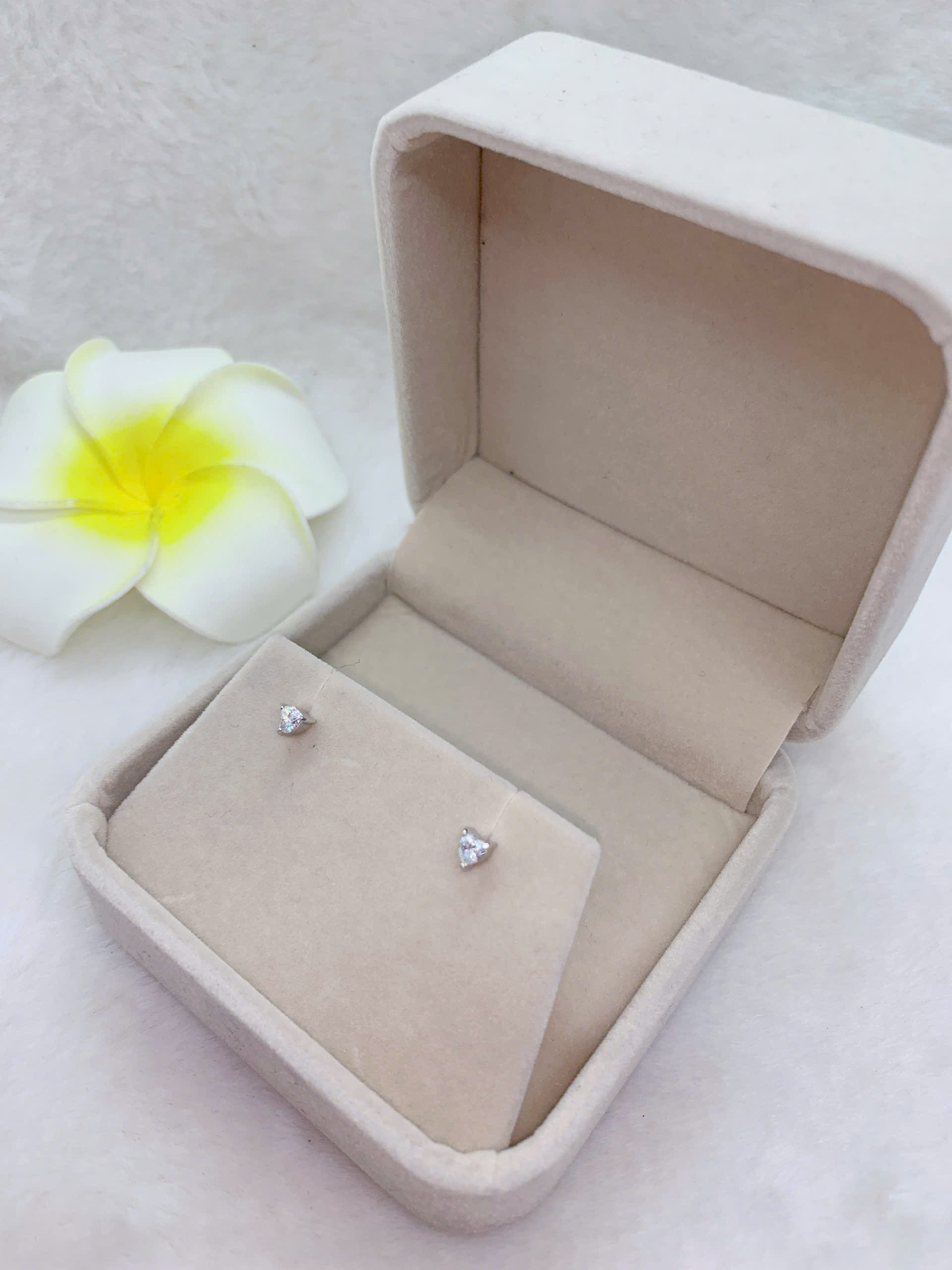 Hoa Tai Gắn Đá Moissanite Bạc 925-MX025