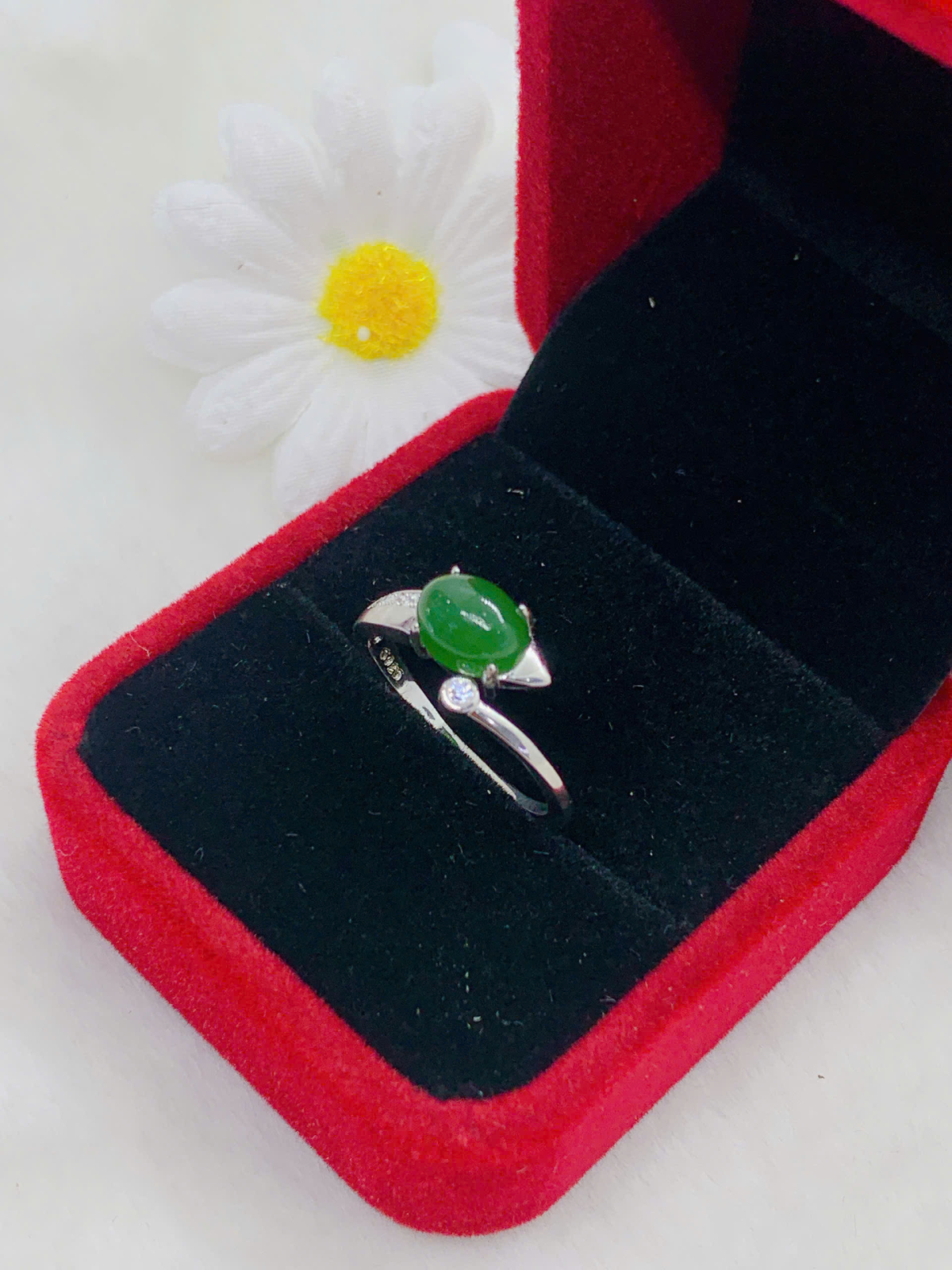 Nhẫn Ngọc Bích 6*8mm bạc 925 - NE11279