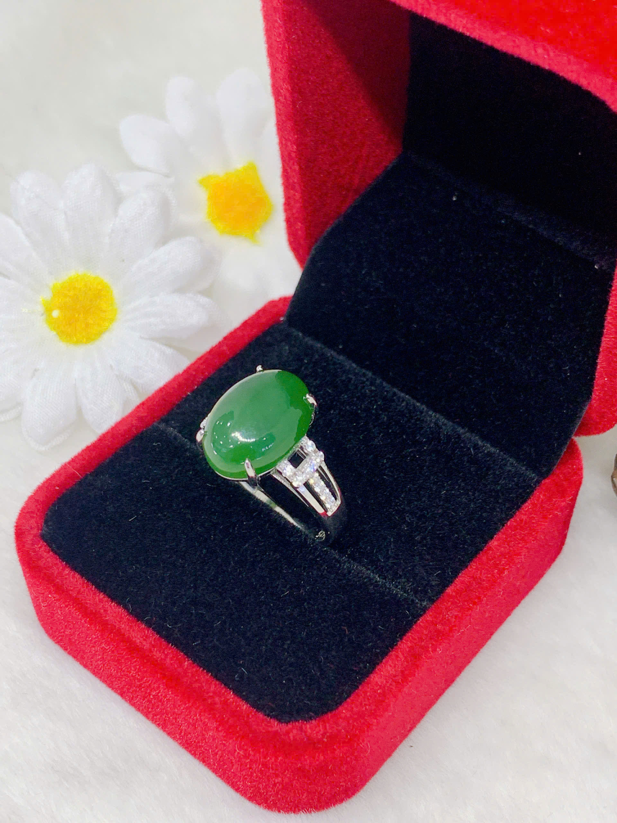 Nhẫn Ngọc Bích 10*14mm bạc 925 - NE11305