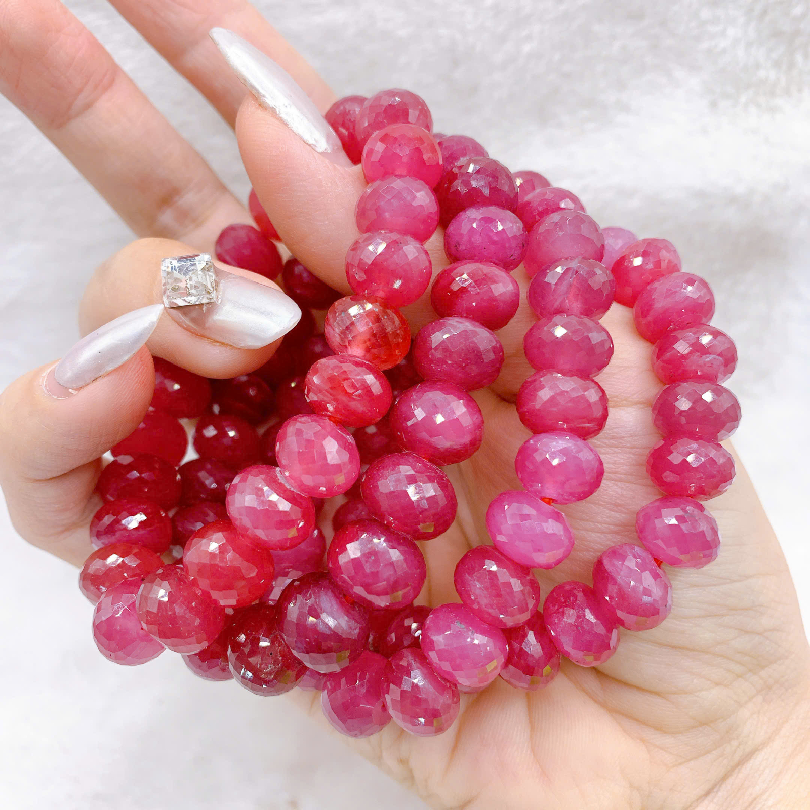 Vòng chuỗi Ruby Thái đỏ cắt giác 12mm
