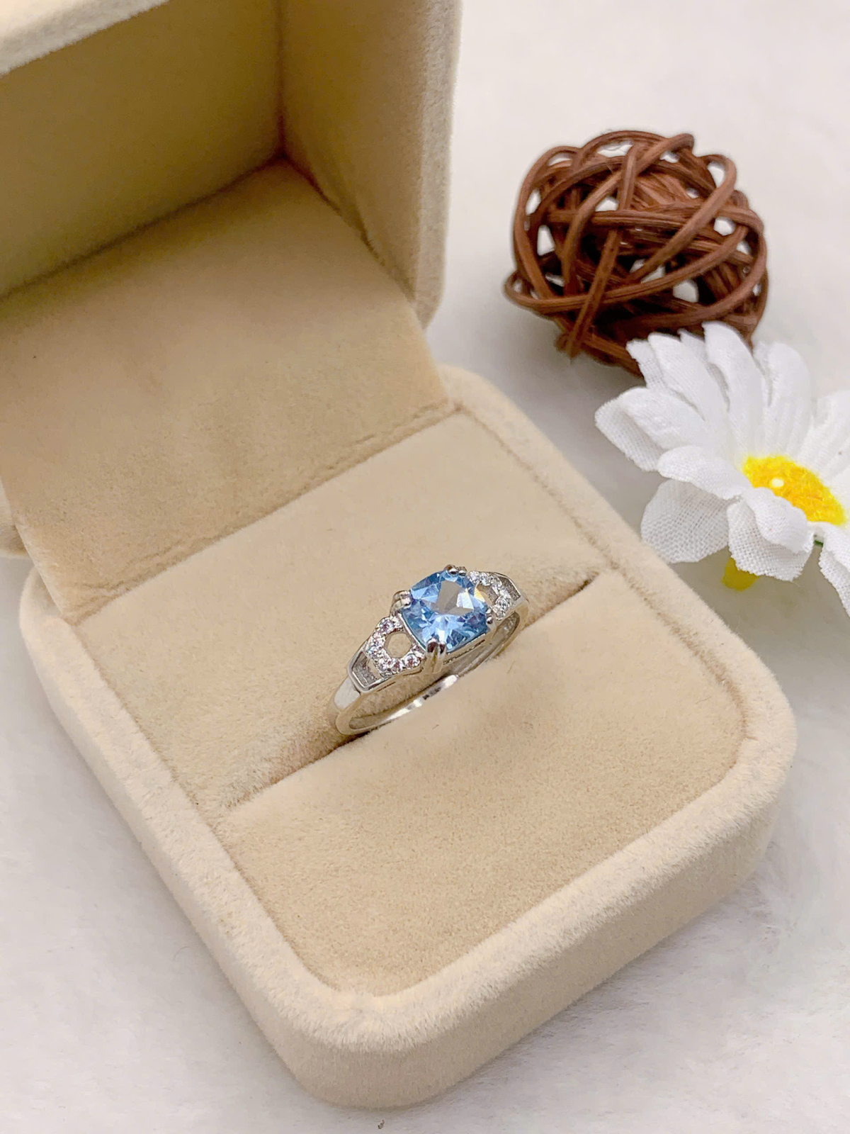 Nhẫn Đá Topaz 6*6mm Bạc 925 - BT073