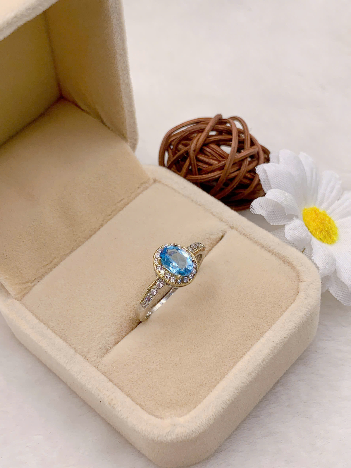 Nhẫn Đá Topaz 6*8mm Bạc 925 - BT085