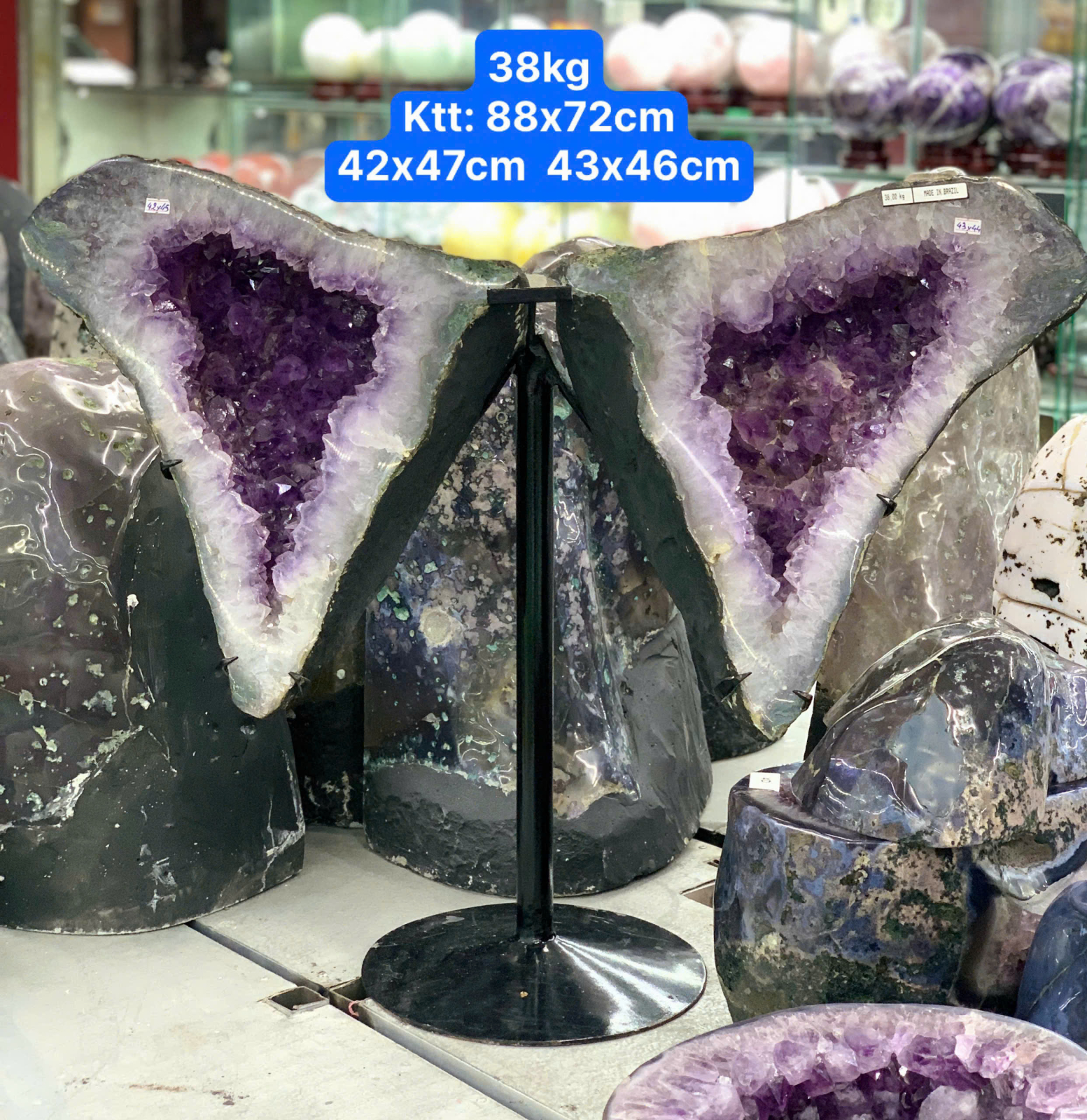 Hốc Thạch Anh Tím Cánh Bướm A ( KL: 38kg )